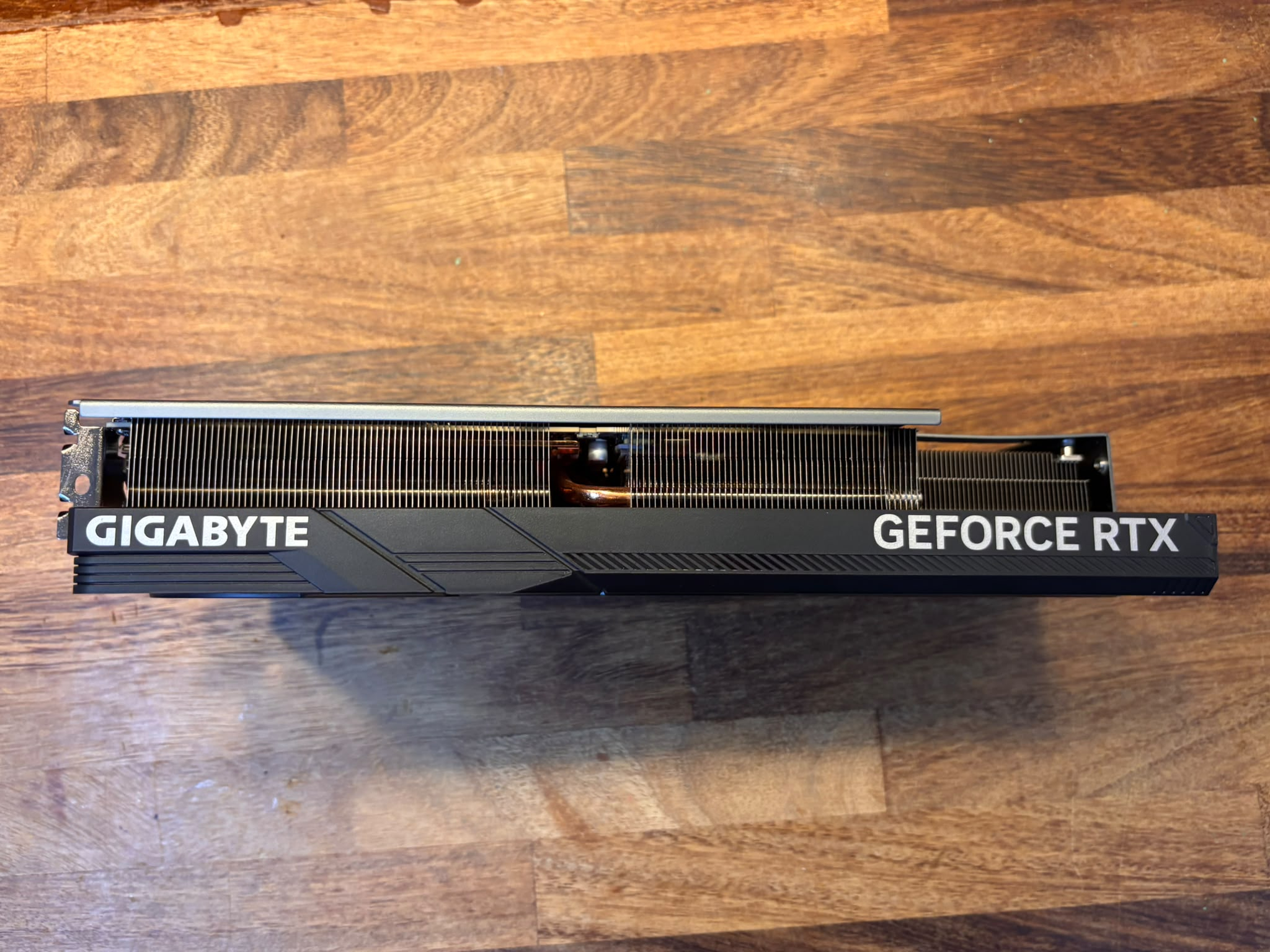 Top edge / power connector